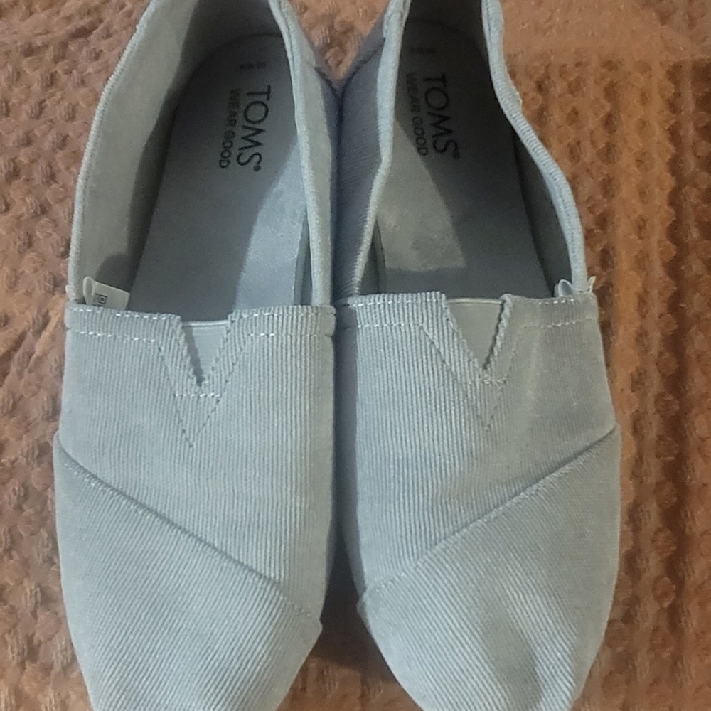 TOMS Light Gray Slip-On Shoes